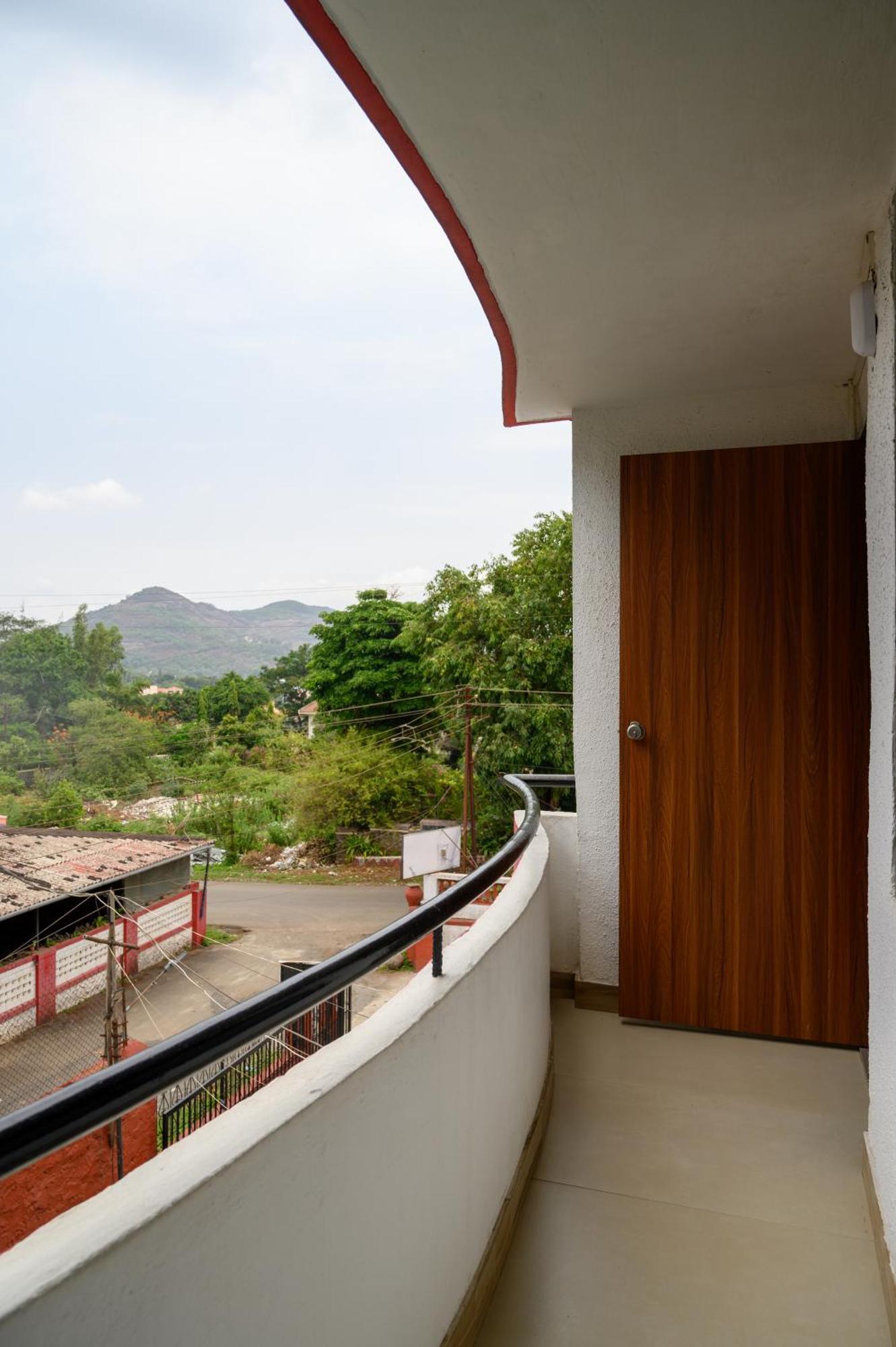 Girivihar Holiday Club - Pure Veg Lonavala Buitenkant foto